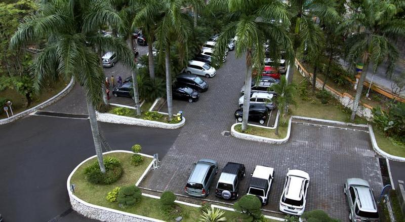 Kazeem Topas Galeria Bandung Esterno foto