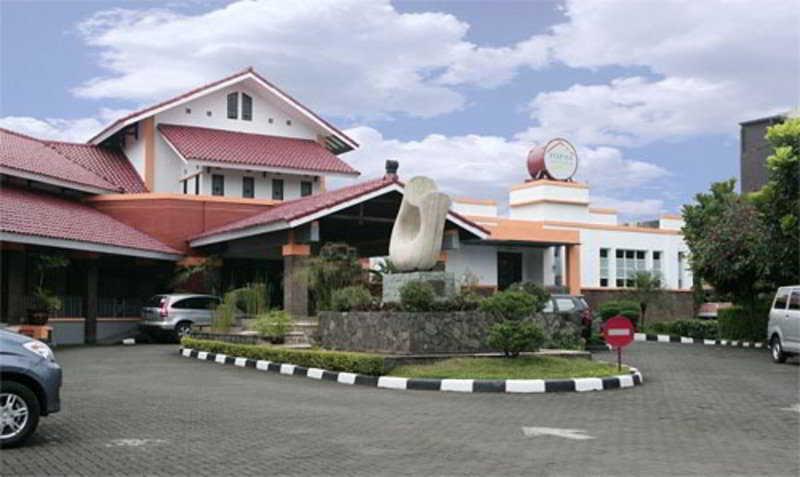 Kazeem Topas Galeria Bandung Esterno foto
