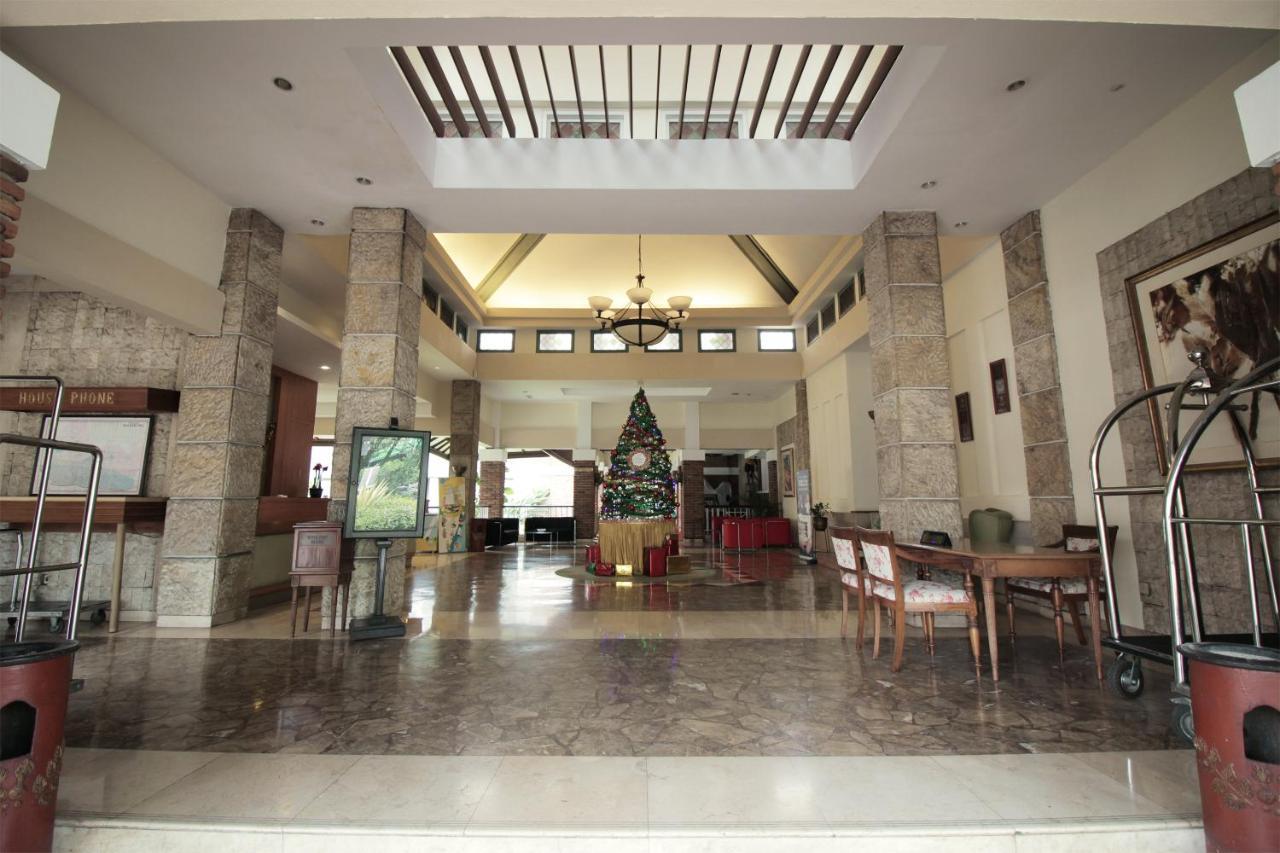 Kazeem Topas Galeria Bandung Esterno foto